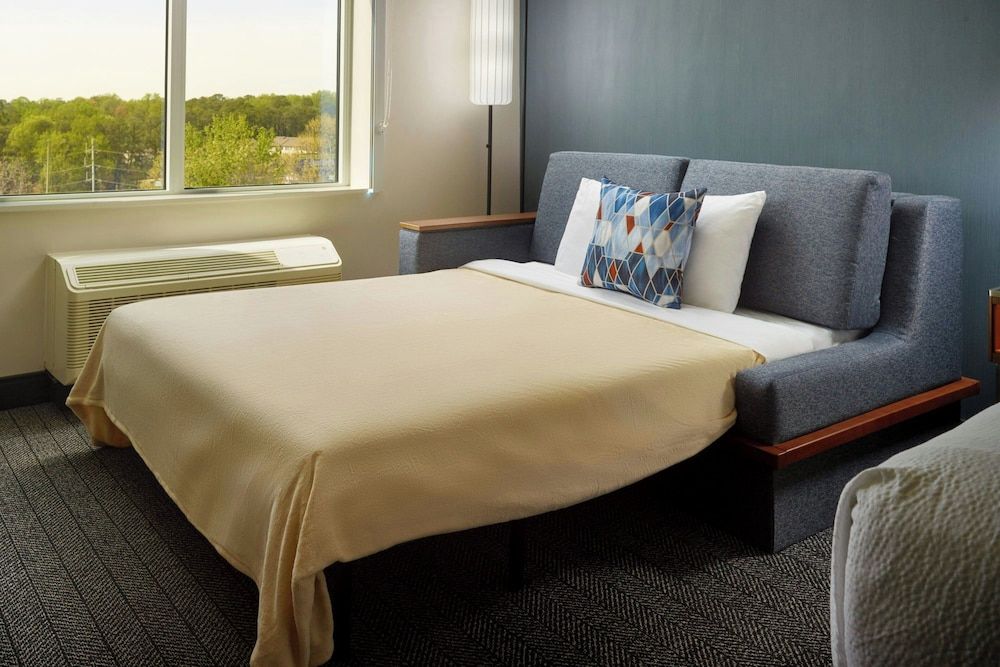 Room, 1 King Bed, Non Smoking (Mobility Accessible, Tub)