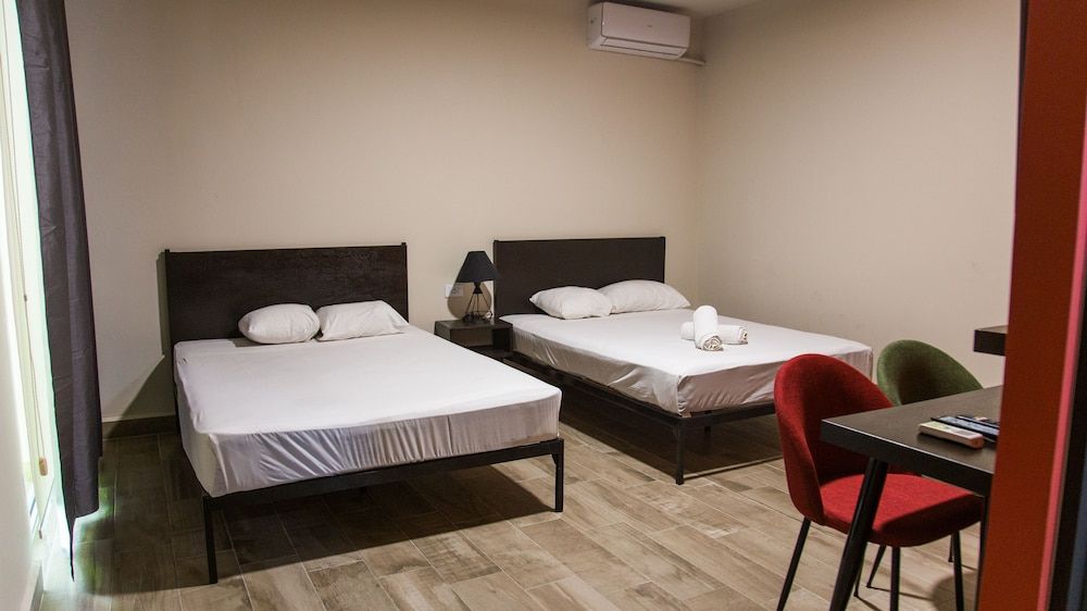 undefined Esduma Iguanas Hotel Playa del Carmen 10