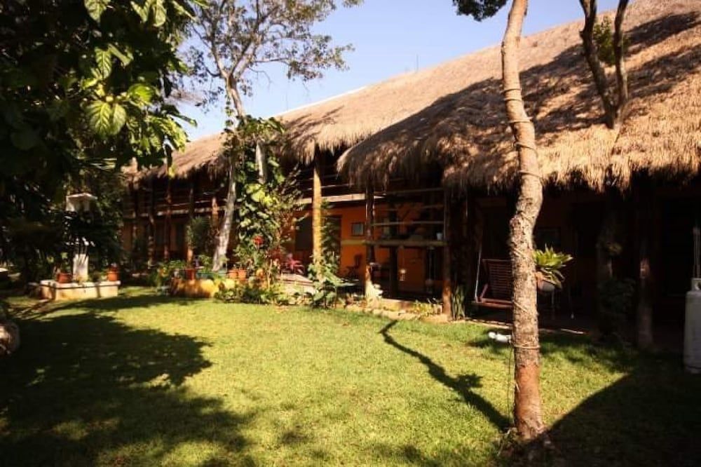 undefined Esduma Iguanas Hotel Playa del Carmen 3