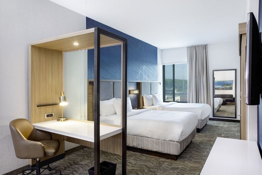 Suite, Multiple Beds (Hearing Accessible)