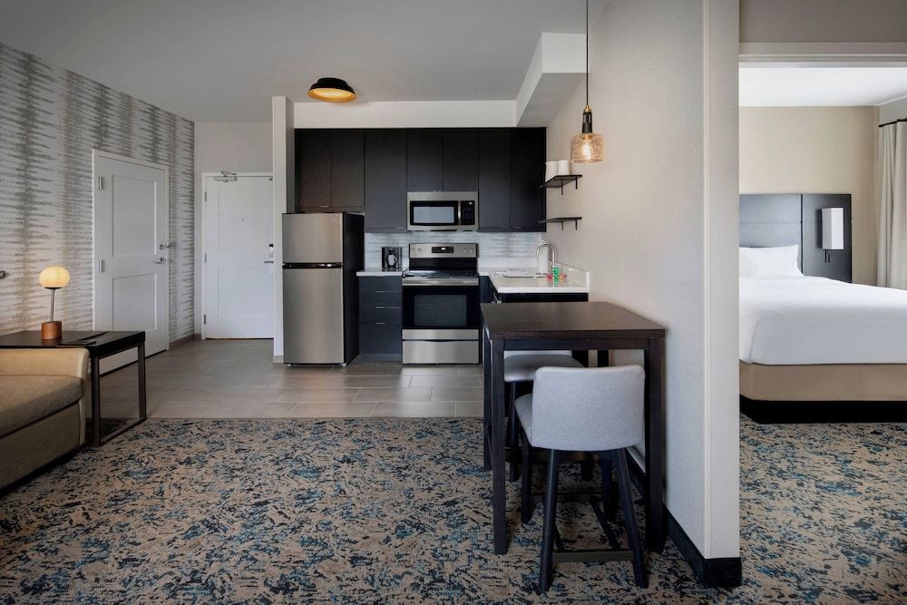 Room, 1 Bedroom, Non Smoking (Mobility/Hearing Access, Roll-in Shwr)