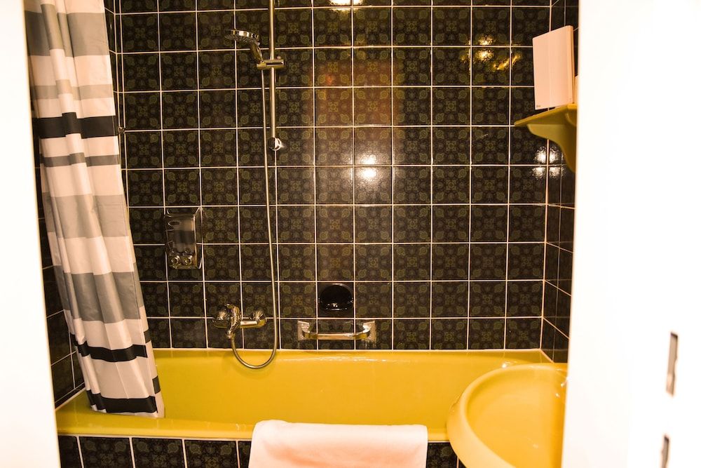 Walsroder Hof Standard Single Room, Microwave 4