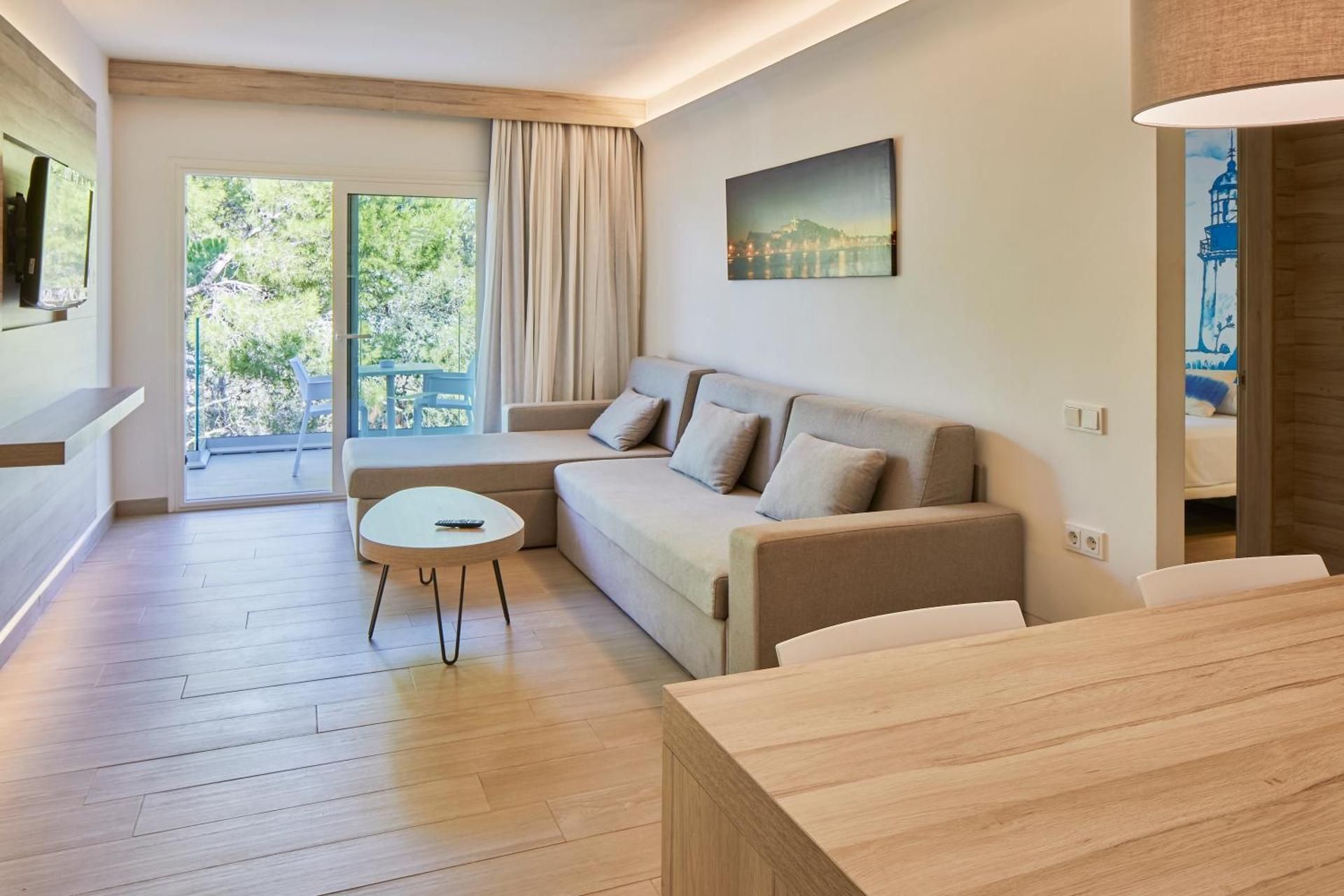 Suite with Lateral Sea View