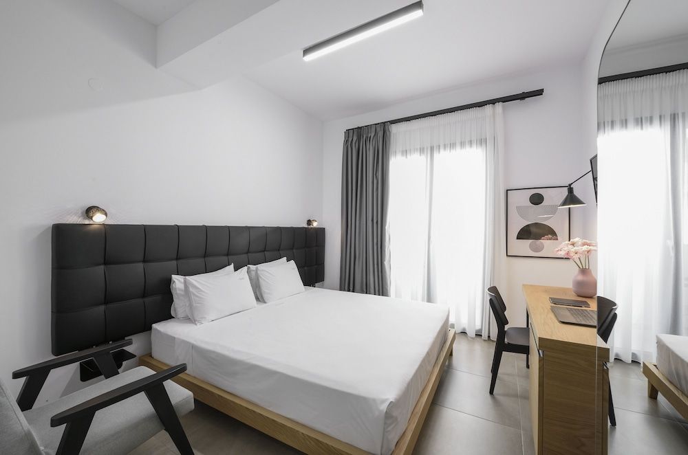 Pillow urban stay Comfort Double Room (White Tower View) 3