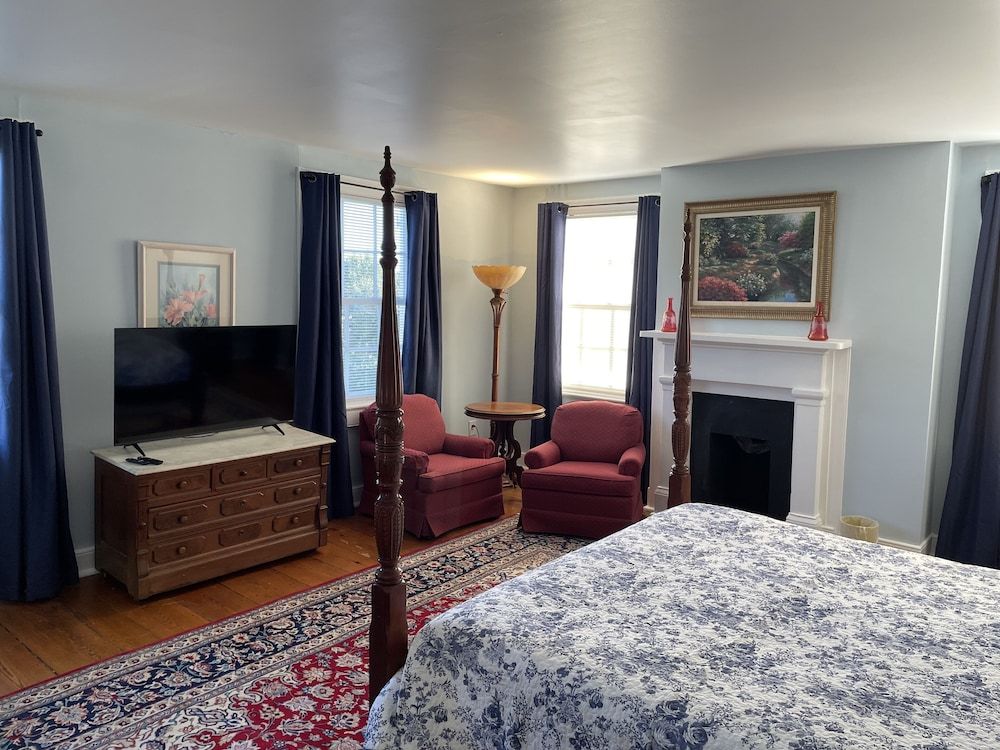 Room, 1 King Bed (406), Stairs Required