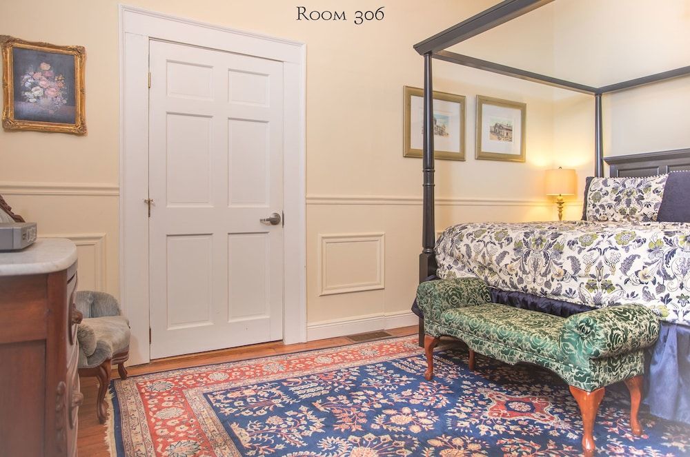 Room, 1 Queen Bed (306), Stairs Required