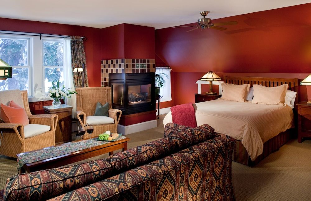 Lake Pointe Inn Savage Room