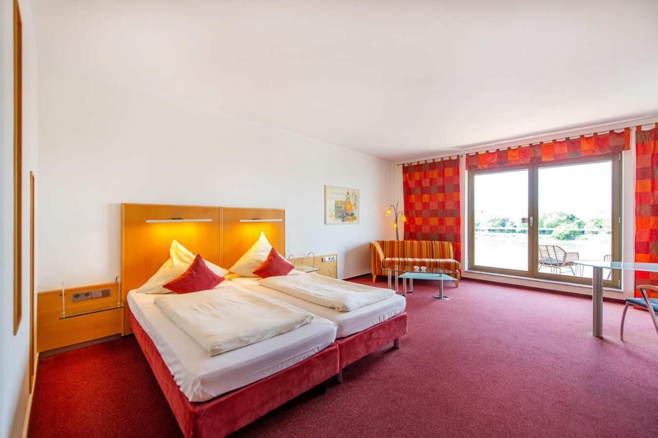 Deluxe Double Room with Balcony and River View