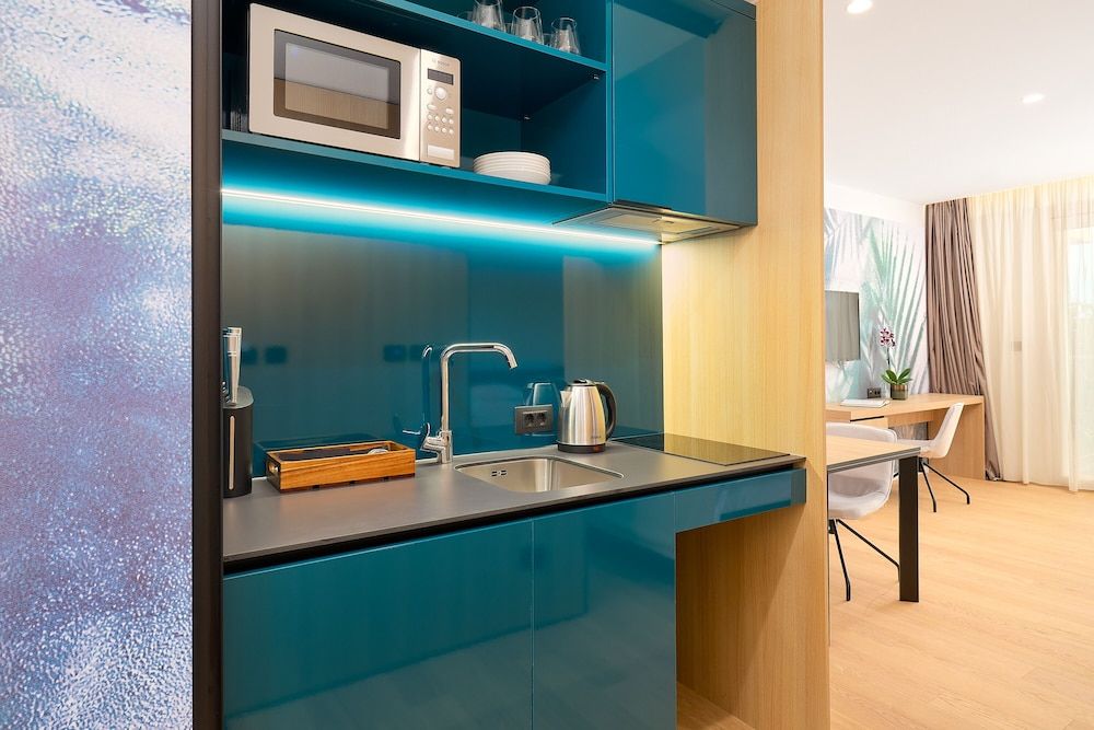 Amphora's Garden Design Studio Suite 7