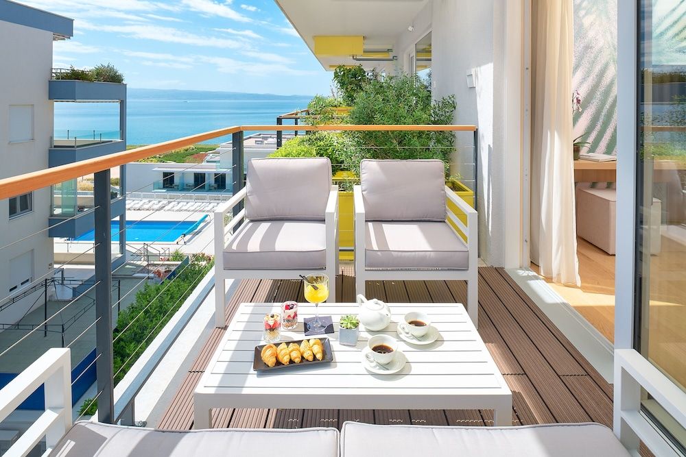 Amphora's Garden Design Studio Suite 4