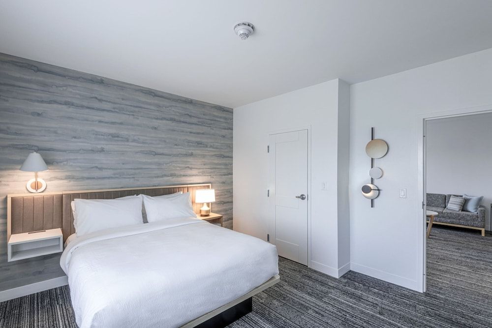 Suite, 1 Bedroom (Hearing Accessible)