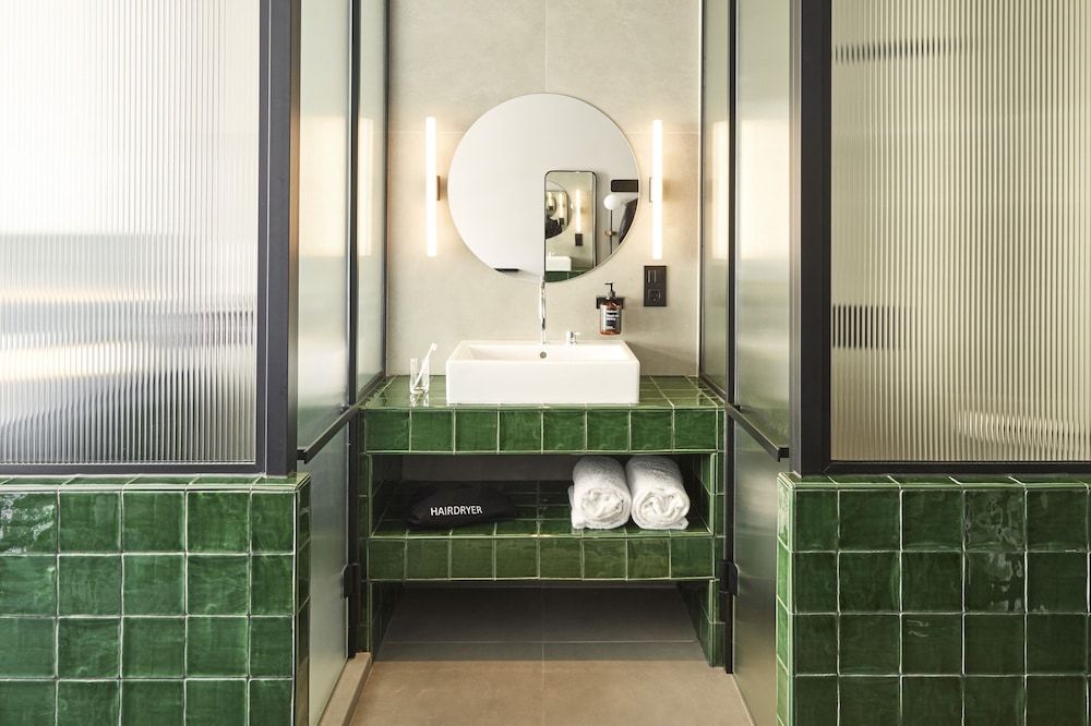 Chic & Basic Gravity Double Room, Balcony (Small) 7