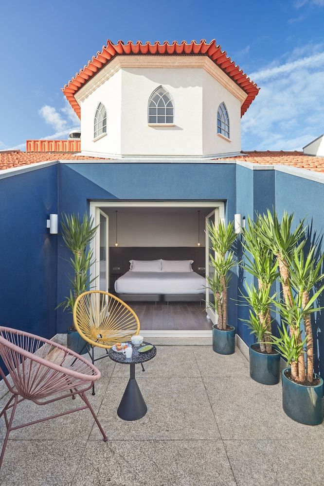 Chic & Basic Gravity