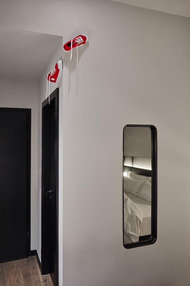 Chic & Basic Gravity Double or Twin Room 11