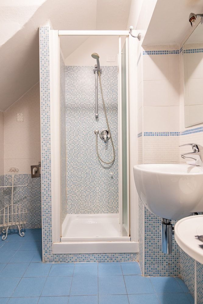 Alla Marina Affittacamere Panoramic Apartment, 2 Bedrooms, Sea View, Sea Facing (Atlantis) 10