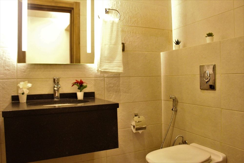 New MerryLand Hotel Deluxe Double Room 8