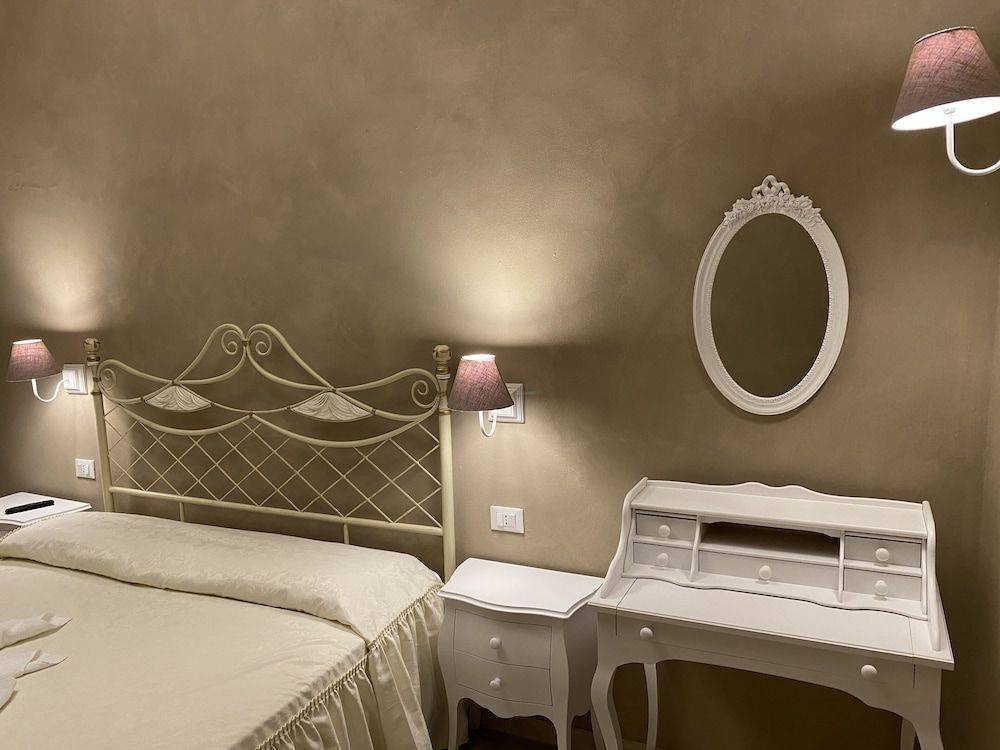 Boutique Hotel Calais Milano Deluxe Double Room 12