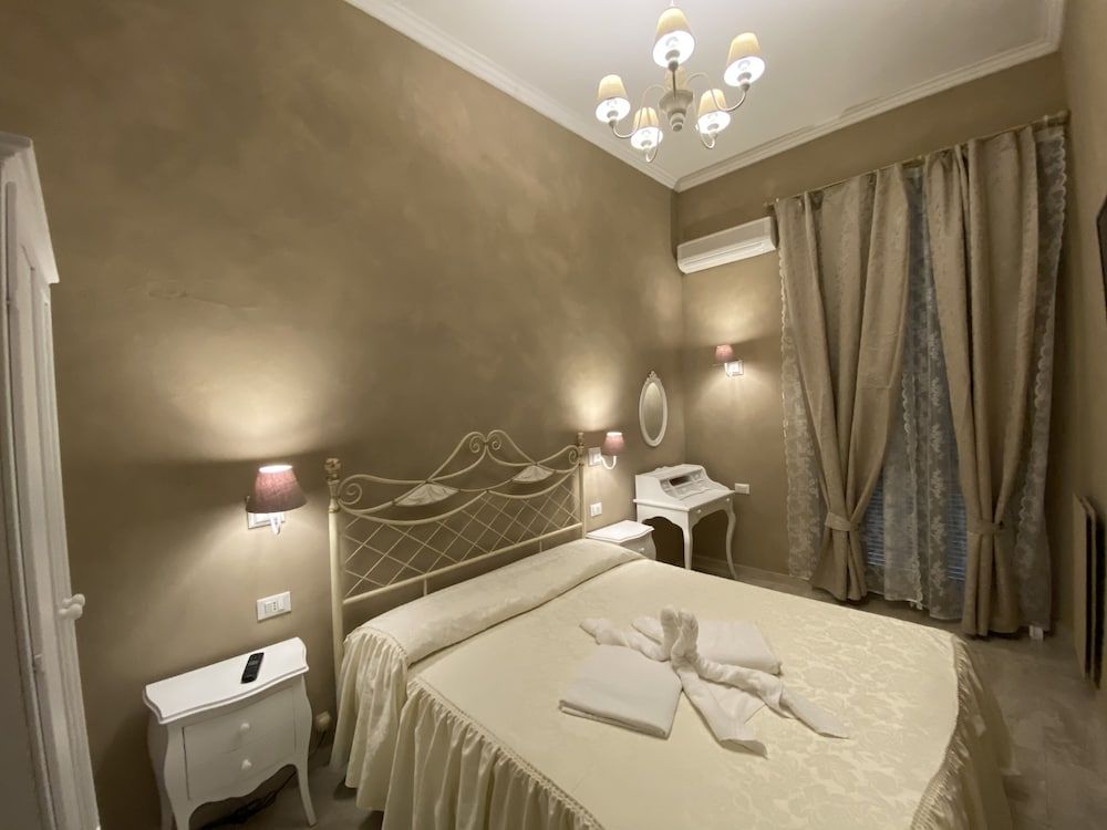 Boutique Hotel Calais Milano Deluxe Double Room 3