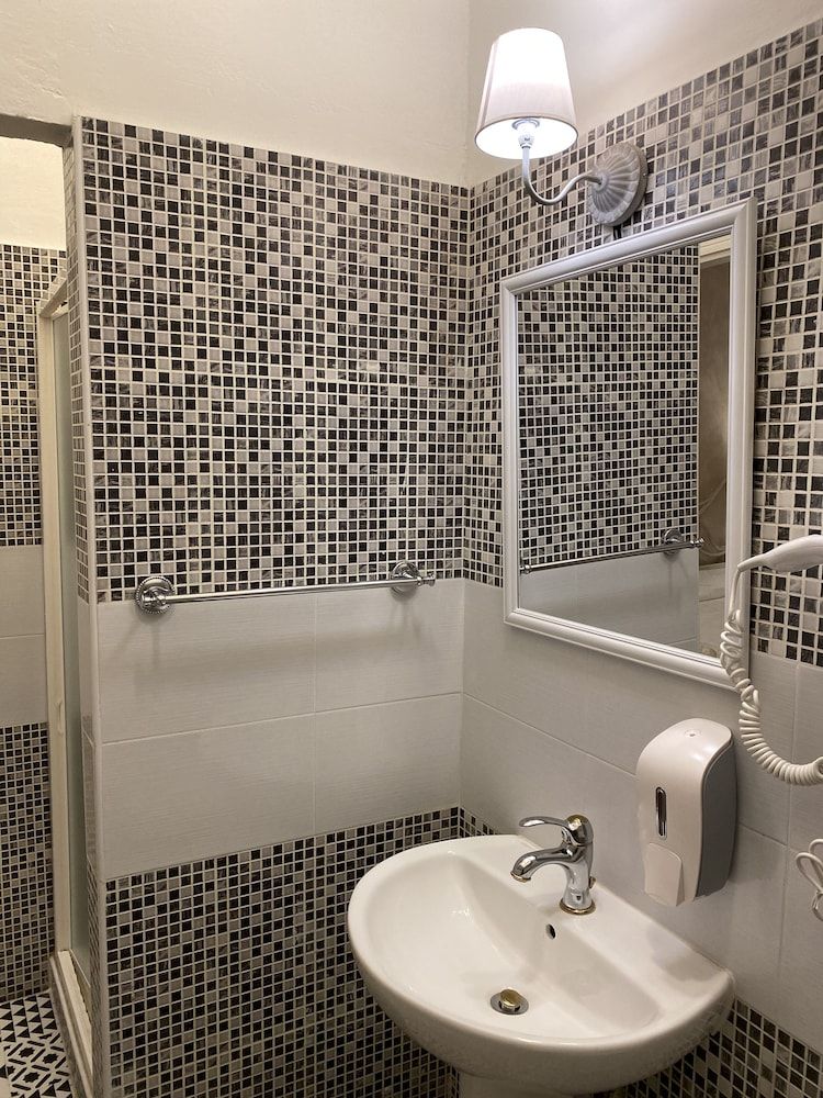 Boutique Hotel Calais Milano Deluxe Double Room 9