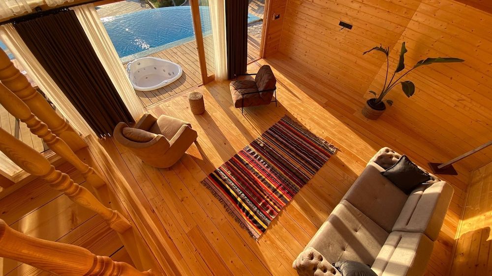 LAVANTA ( Private Pool and Jacuzzi )