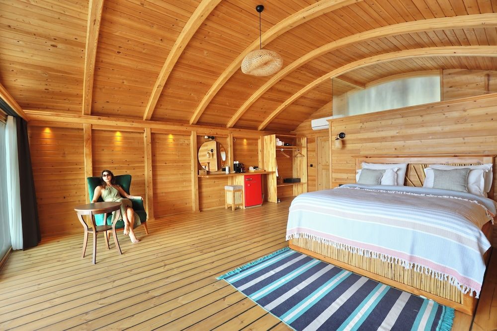 Ardic ( Private Pool and Jacuzzi )