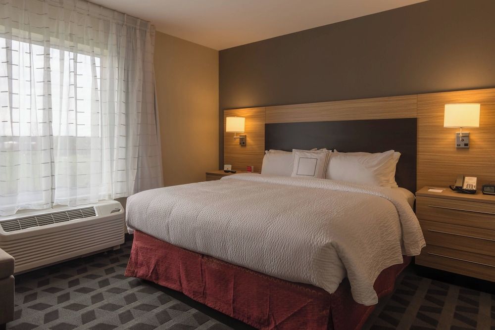 Studio, 1 King Bed (Hearing Accessible)