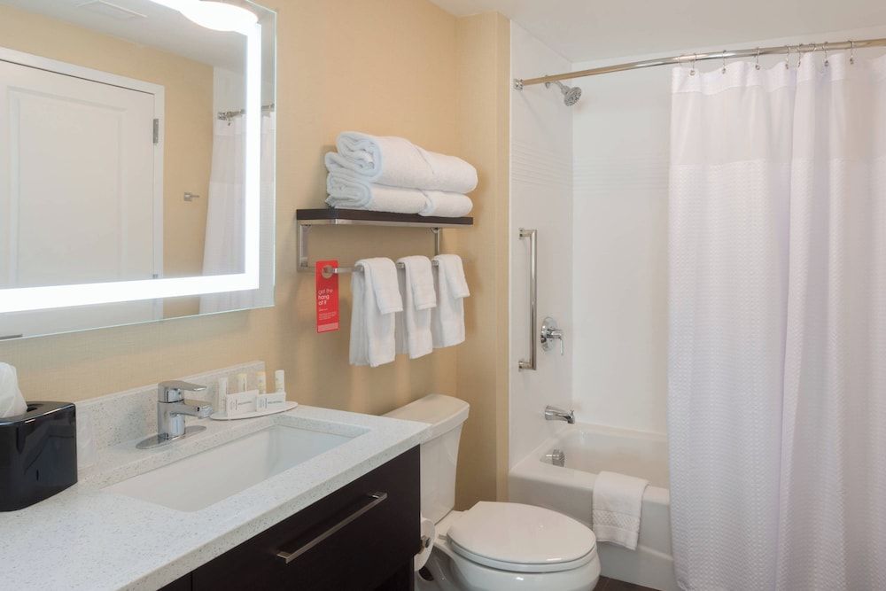 Studio, 2 Queen Beds (Hearing Accessible)