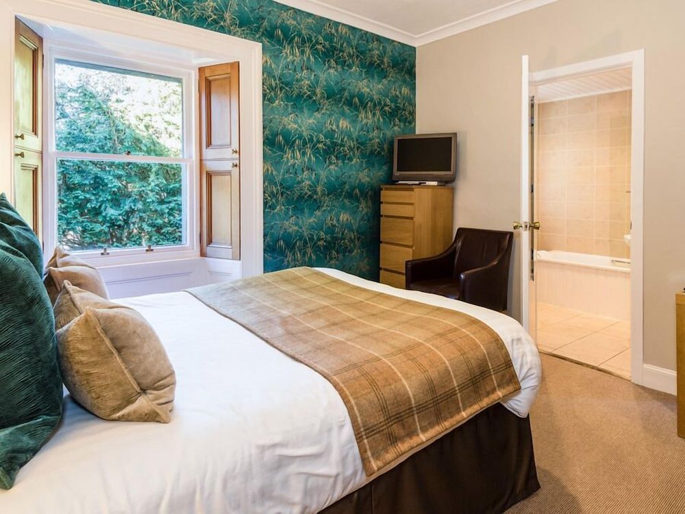 Double Room (5)