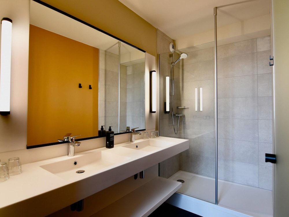 Suite, Multiple Beds