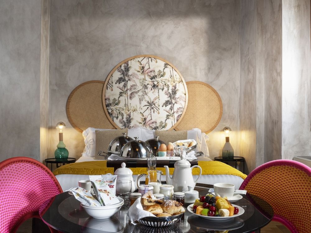 Room Service - Dining