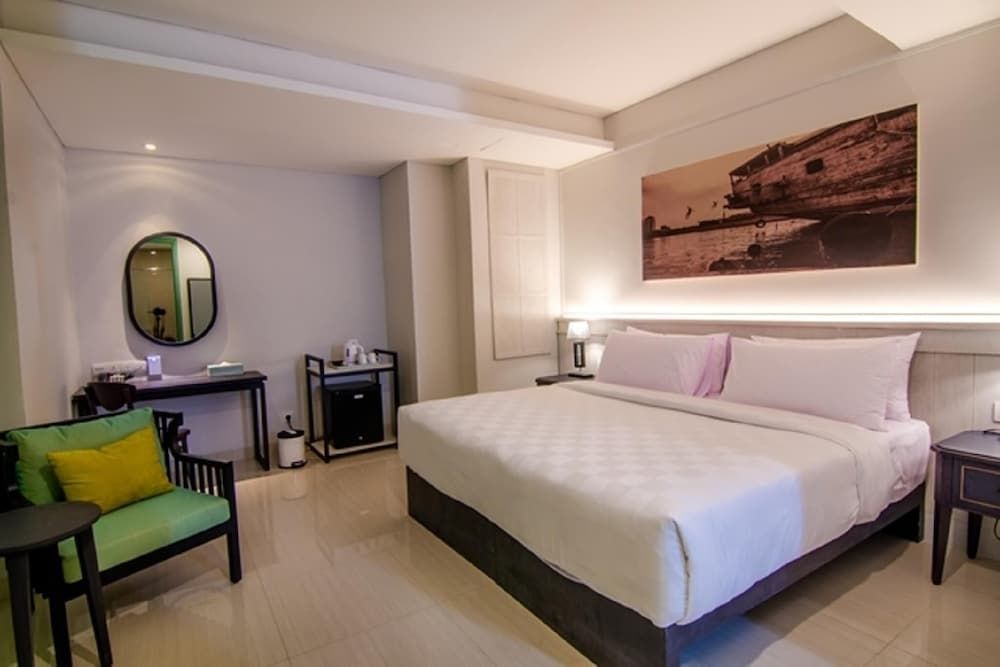 Jambuluwuk Thamrin Hotel Deluxe Room 2