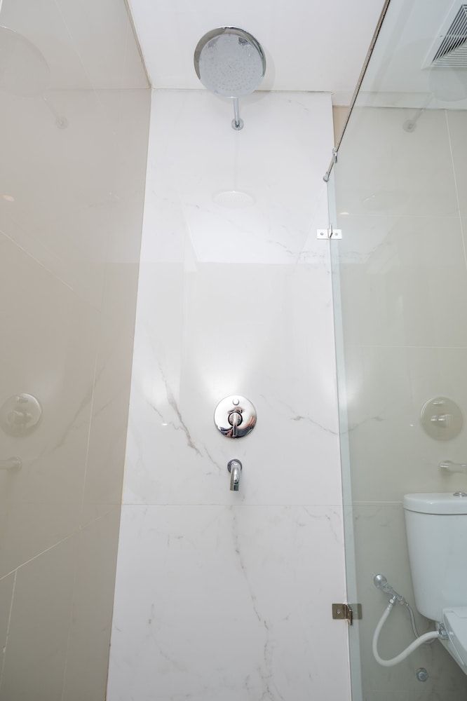 Jambuluwuk Thamrin Hotel Deluxe Room 7