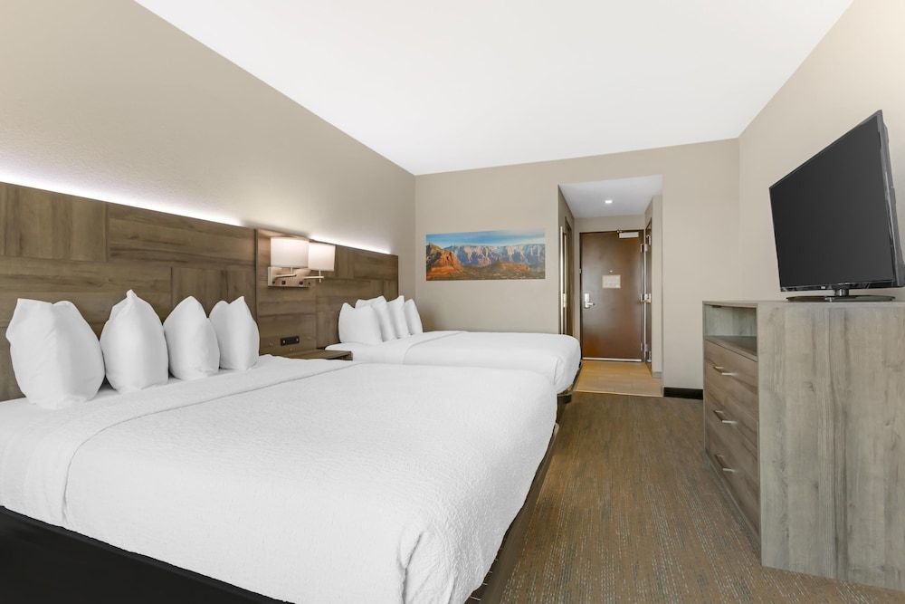 Best Western Plus Executive Residency Phoenix North Happy Valley Standard Room, 2 Queen Beds, Non Smoking, Refrigerator & Microwave 3