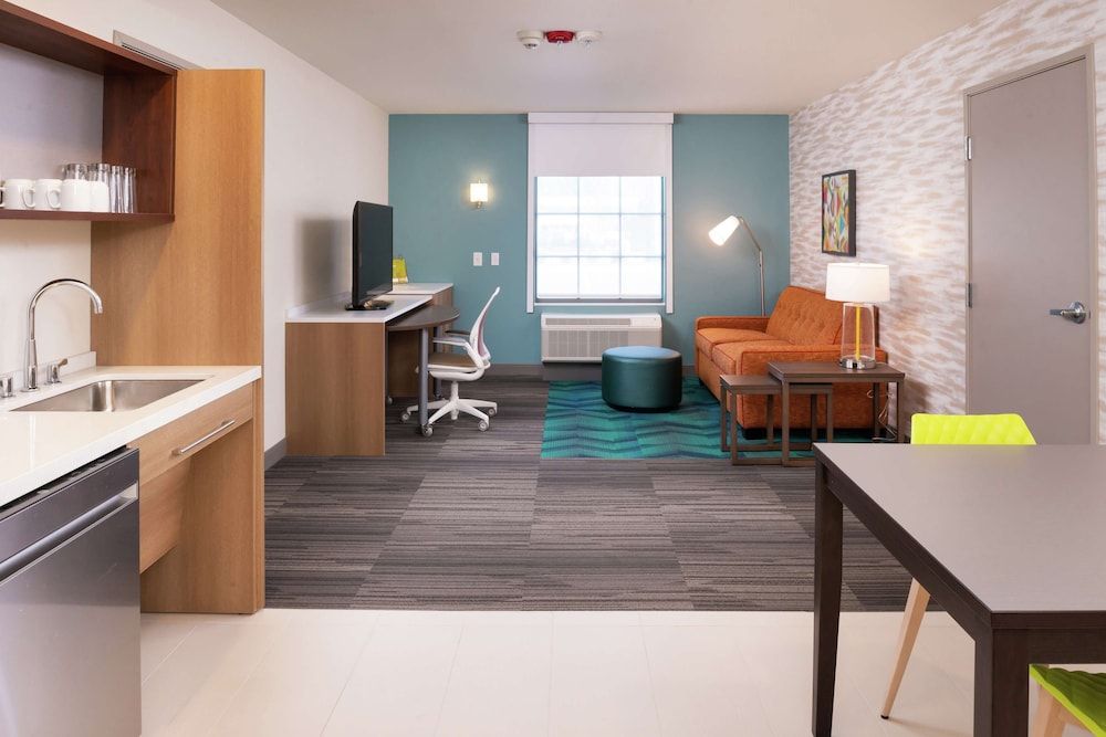 Suite, 1 King Bed, Accessible (Mobility & Hearing, Roll-in Shower)