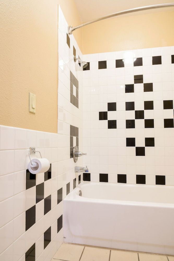 Covina Motel Standard Room, 1 Queen Bed, Non Smoking 16