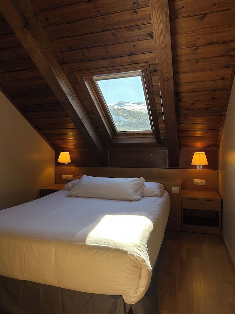 Aparthotel Siente Boí & Spa Family Apartment, 2 Bedrooms 4