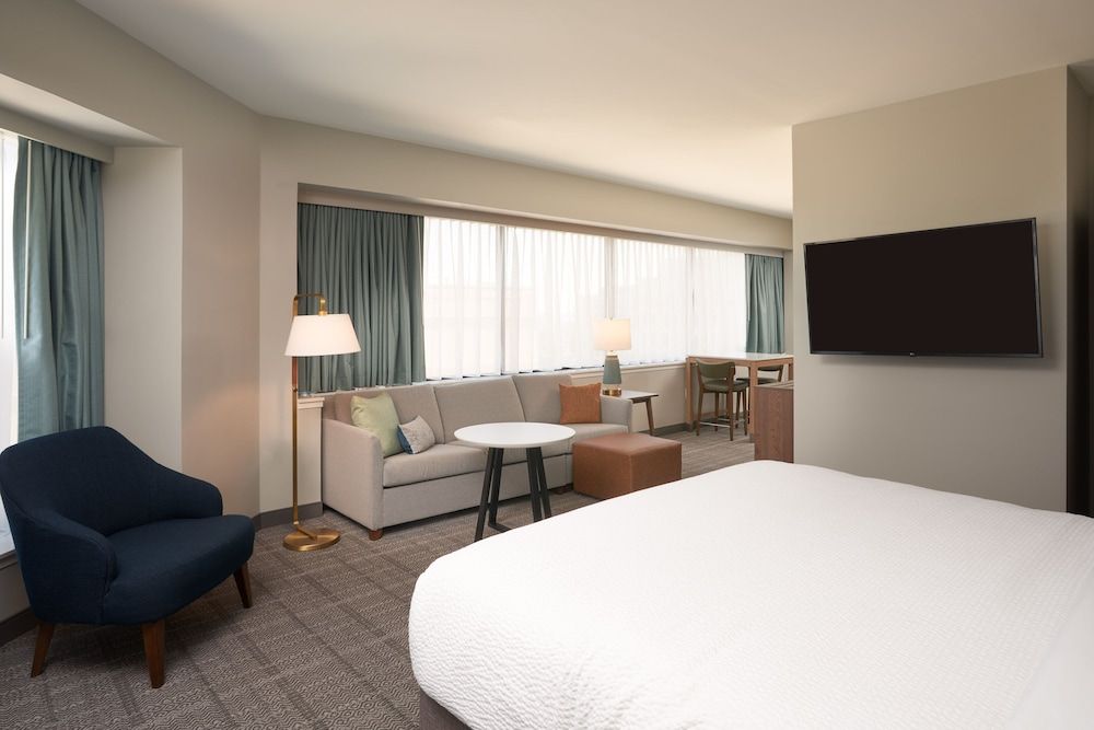 Studio Suite, 1 King Bed, Kitchen, City View