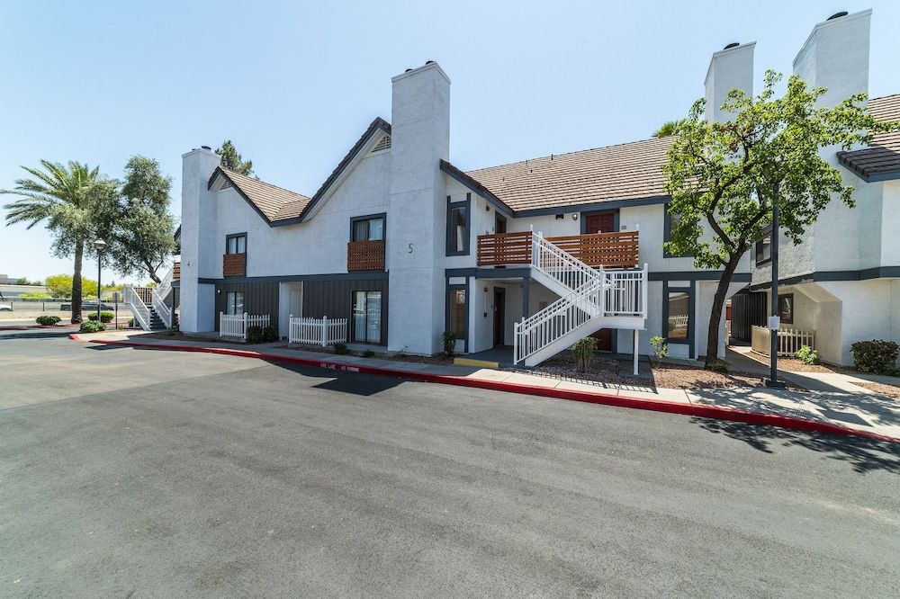 undefined Metro Phoenix All Inclusive Living 4