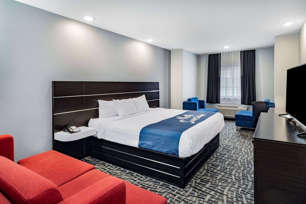 Suite, 1 King Bed, Non Smoking