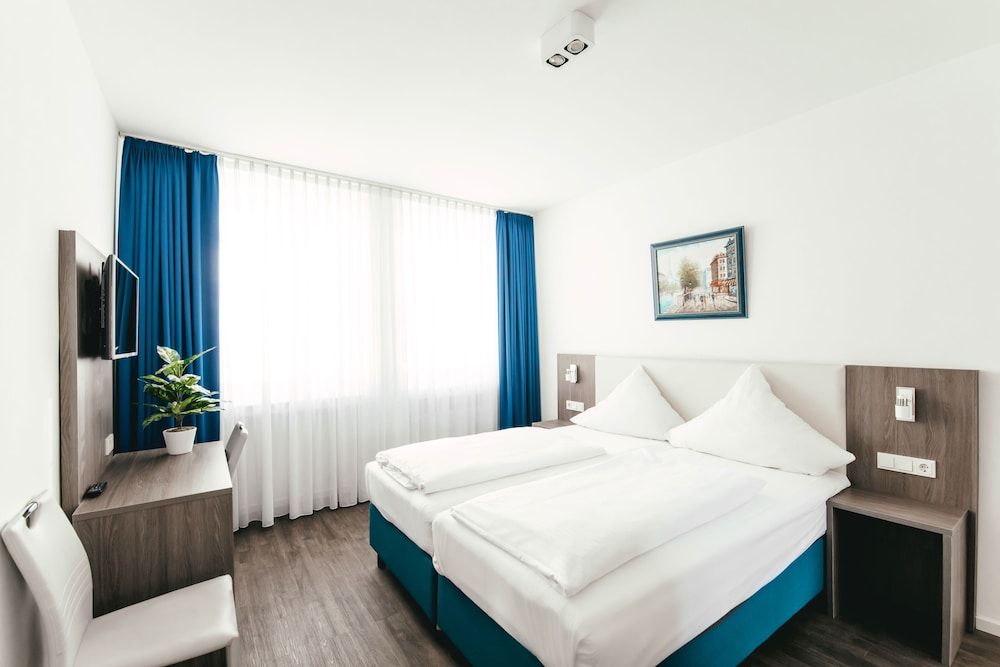 3 Room Apartment Cathedral View