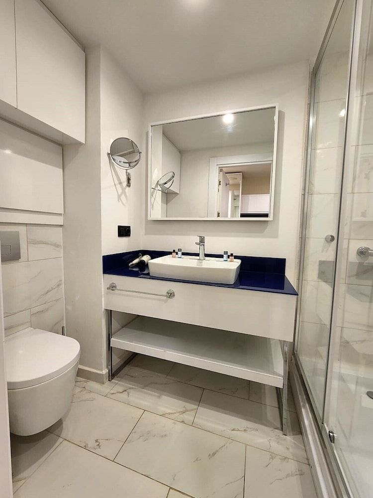 Orbi City Apartment Comfort Triple Room, Sea View 10