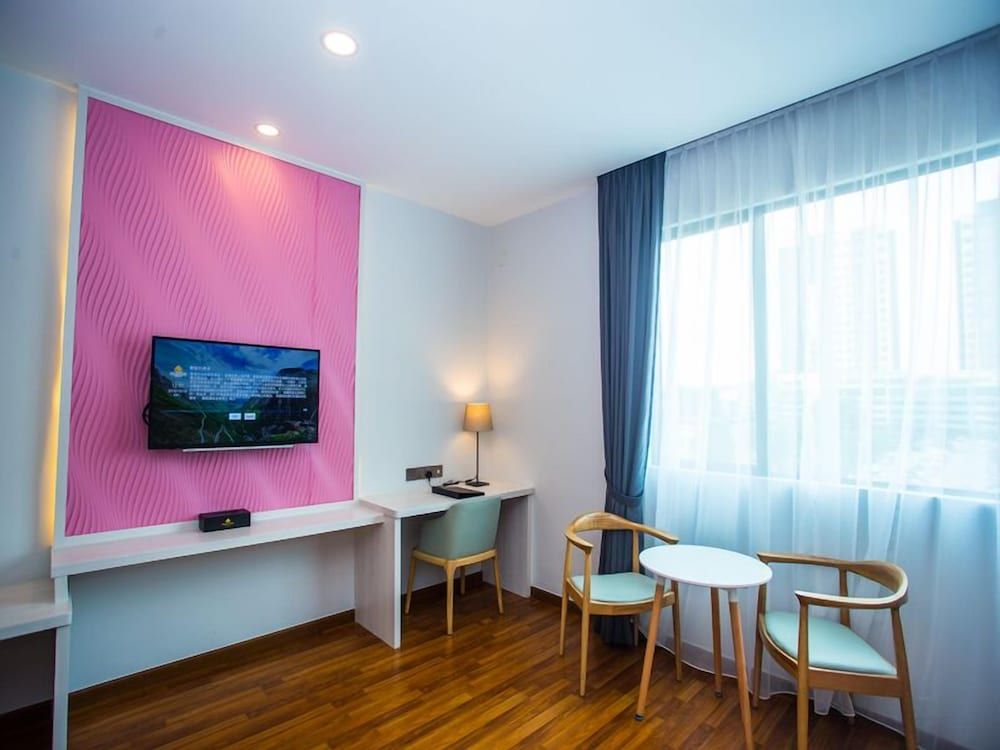 undefined Austin Park Hotel 4