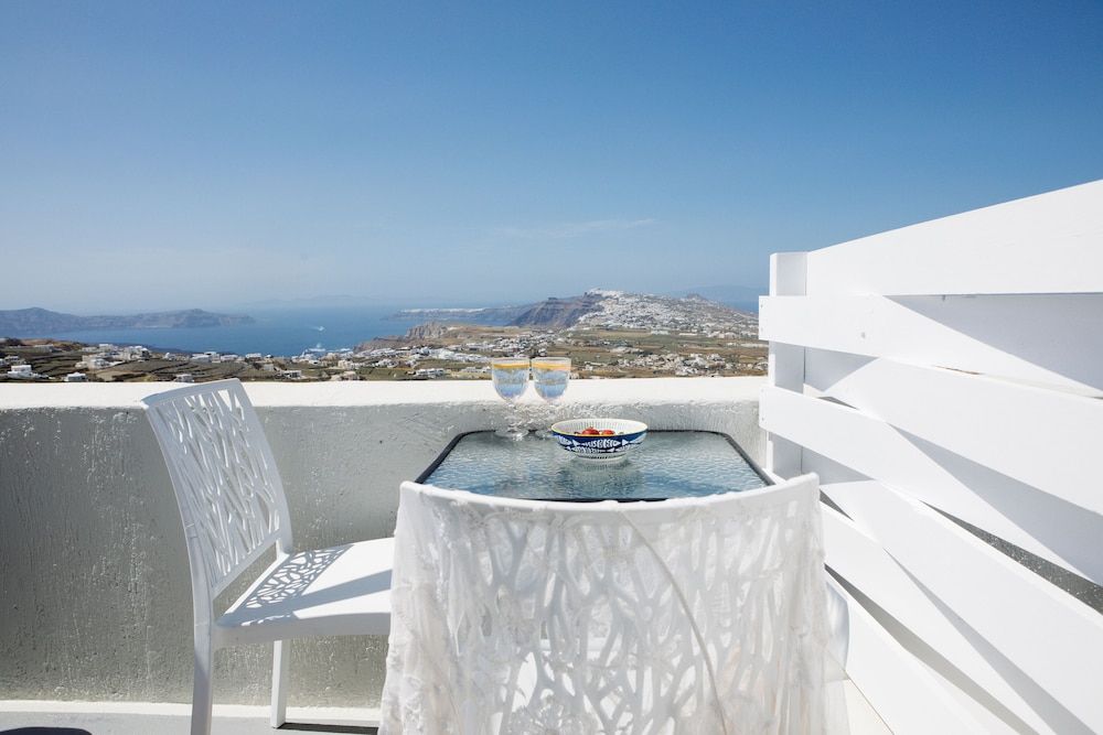 Santorini Dreams Villas Deluxe Villa 11