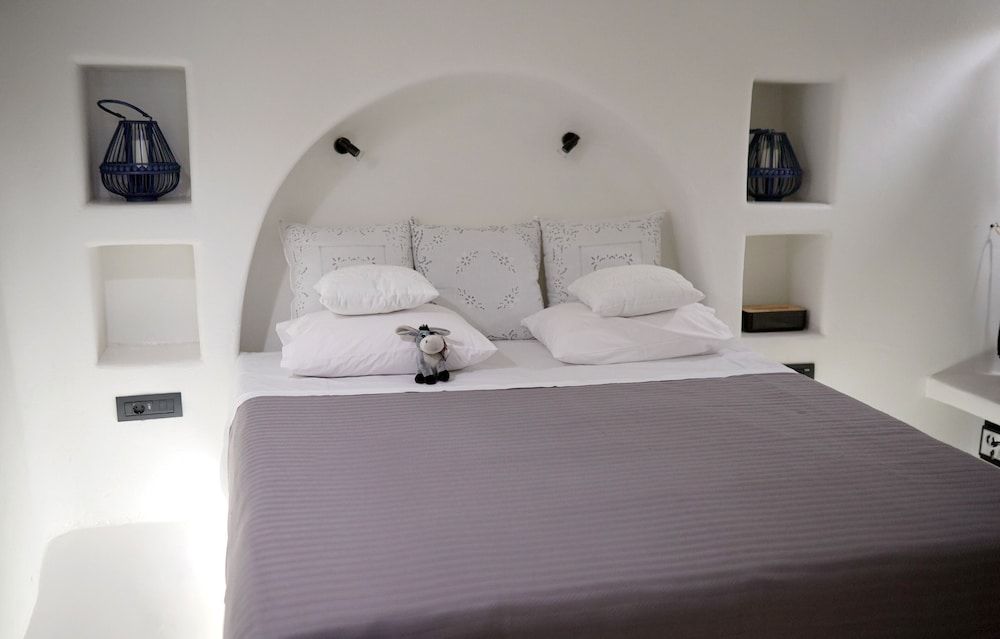 Santorini Dreams Villas Deluxe Villa 2