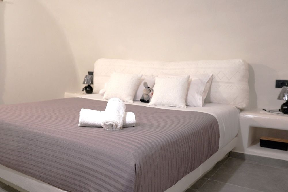 Santorini Dreams Villas Deluxe Villa 3