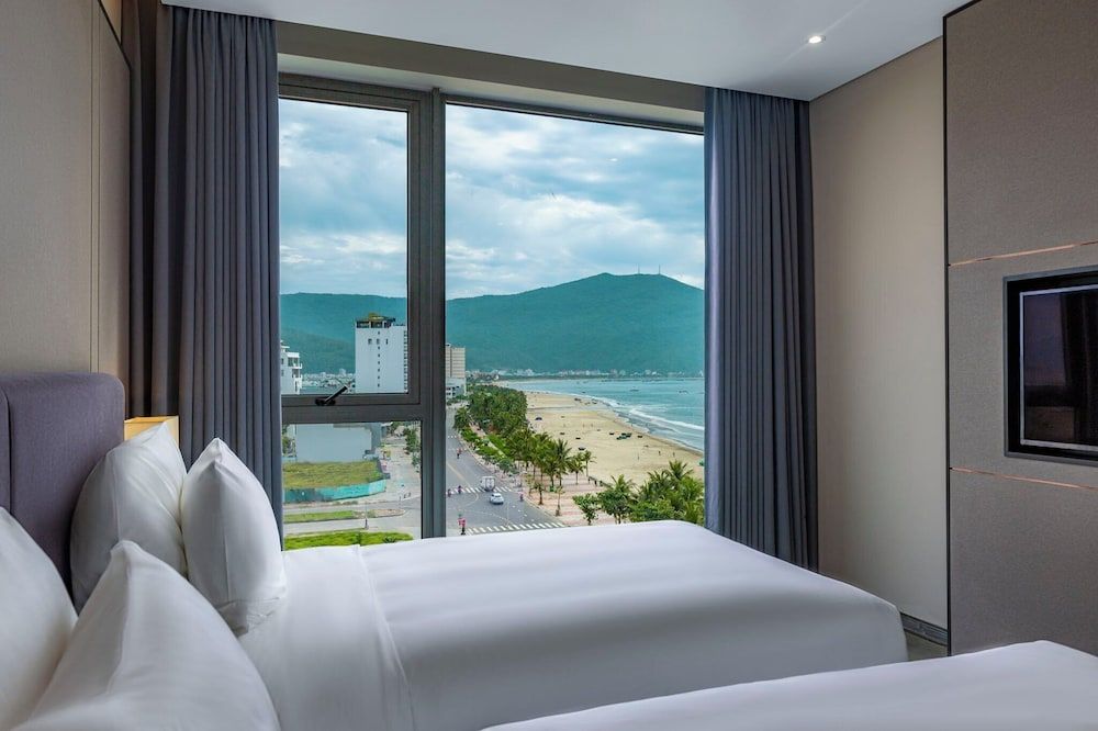 undefined Le Sands Oceanfront Danang Hotel 10