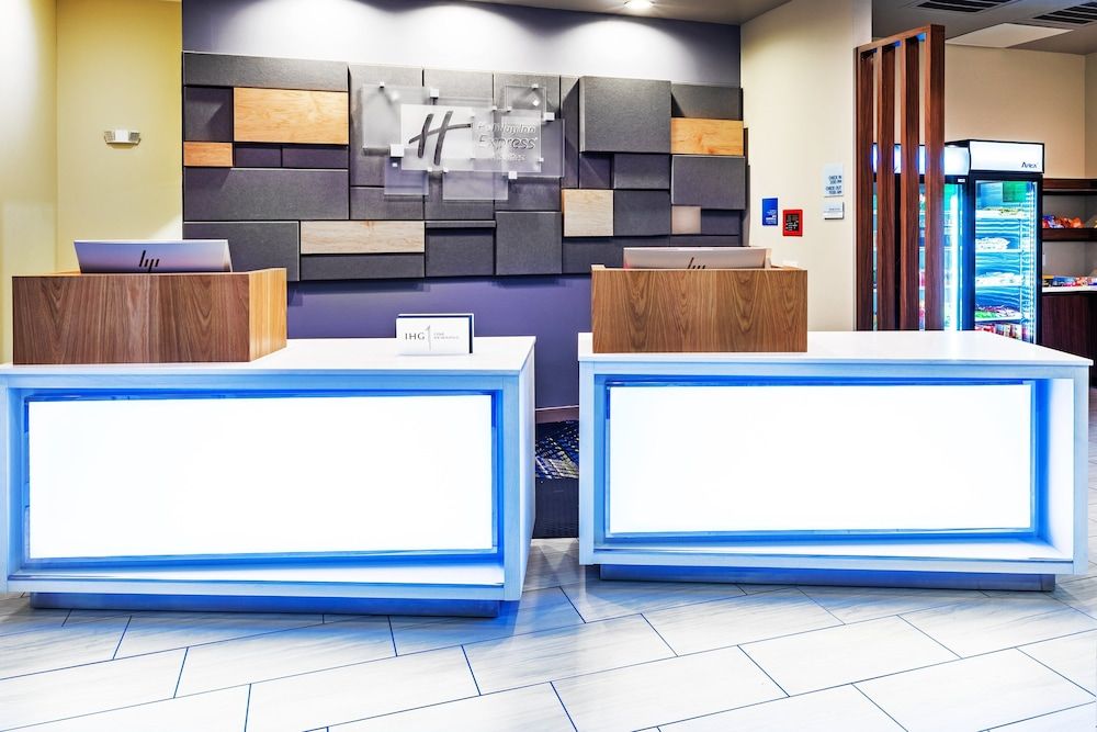 undefined Holiday Inn Express & Suites Houston – Downtown North by IHG 8