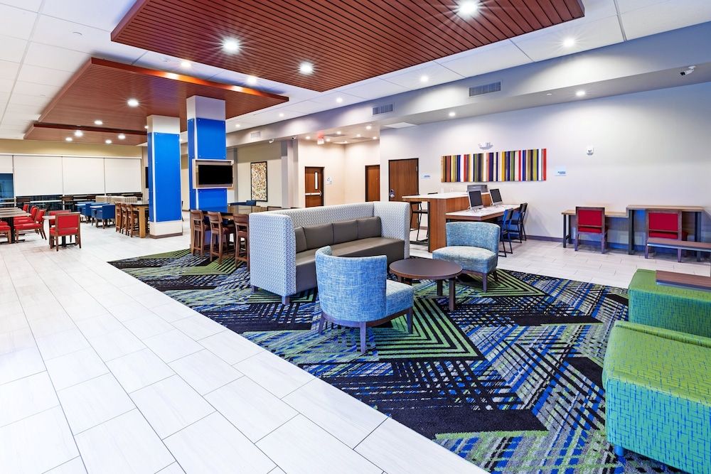 undefined Holiday Inn Express & Suites Houston – Downtown North by IHG 10