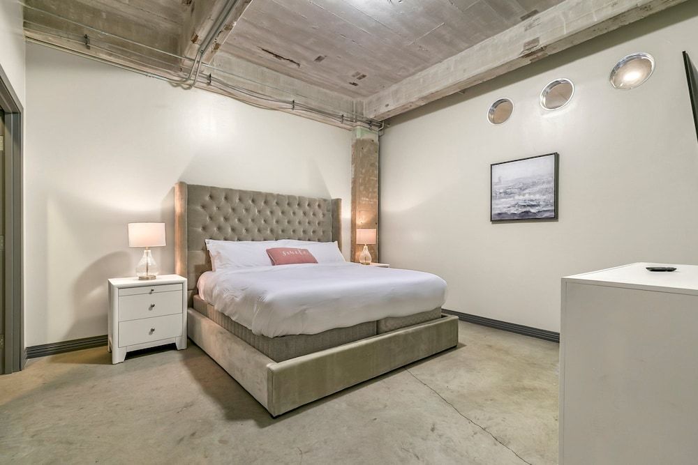 Romantic Apartment, 2 Bedrooms, City View, Executive Level