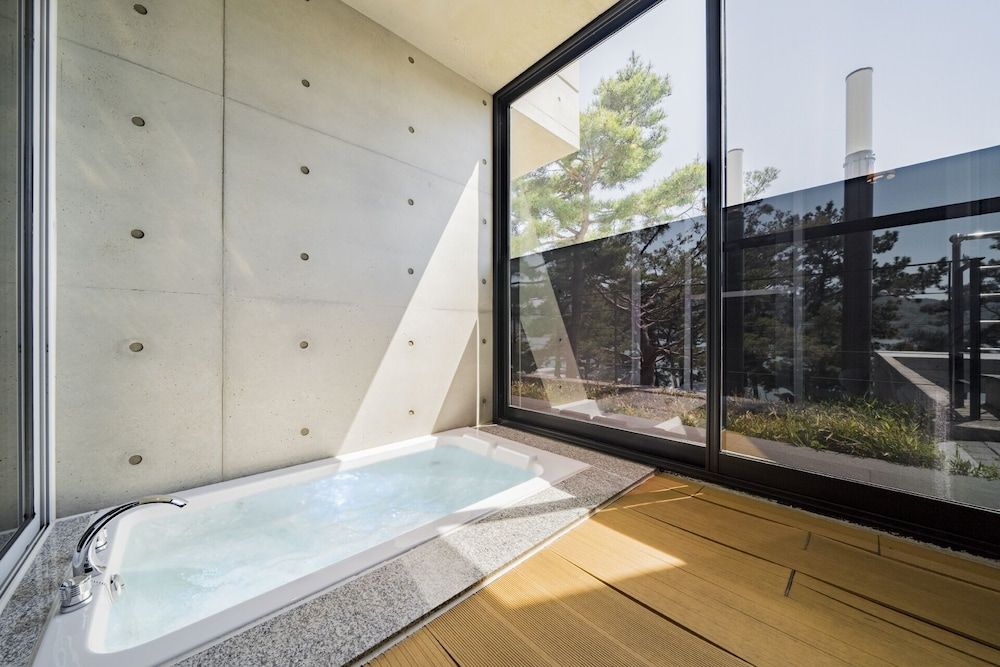 Goseong Hansan Marina Resort Youngbinkwan 102 6